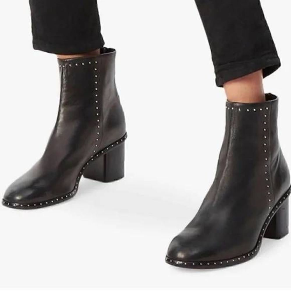 Rag & Bone Willow Stud Black Leather Chelsea Boots SZ 39.5 (9.5) Bootie